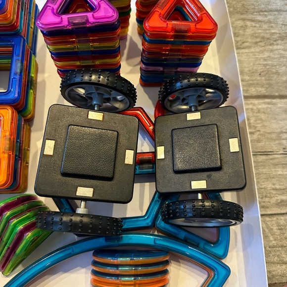 Magformers - Assorted Pieces - Picture 3 of 3